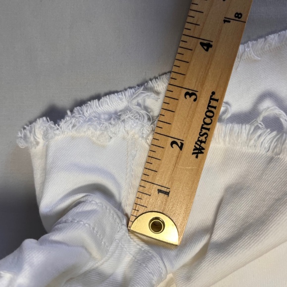 NWT TRUE RELIGION Maisie Vintage High Rise White Denim Fray Hem Jean Shorts - Picture 16 of 16